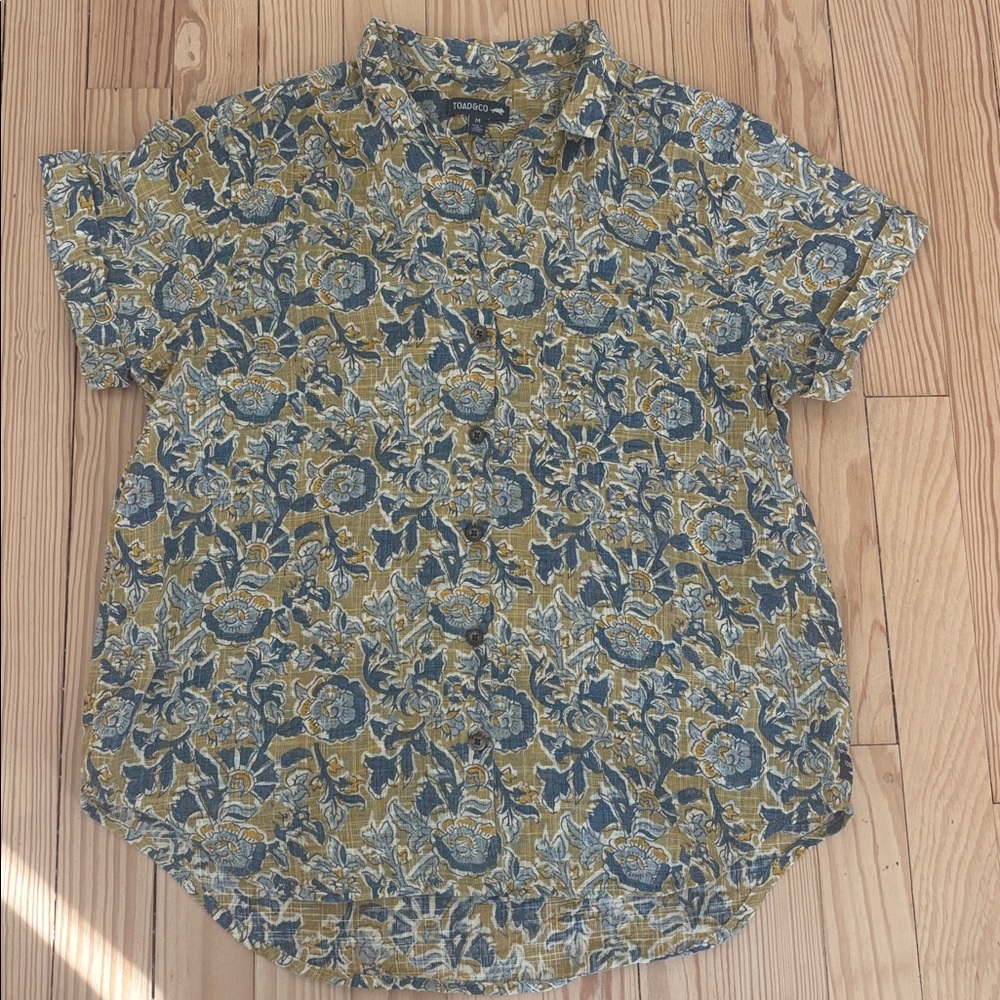 Toad&Co Blue and Tan Floral Casual Shirt